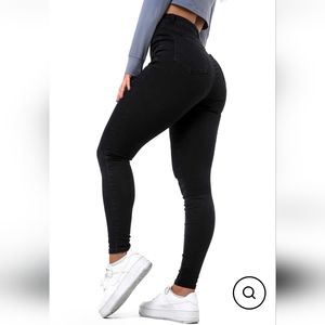Contour Fit Jeans